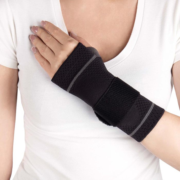 Бандаж компрессионный на лучезапястный сустав со съемной стяжкой (левый) Т-8381С/3(L) Evolution Silver (Т.36.81С) 